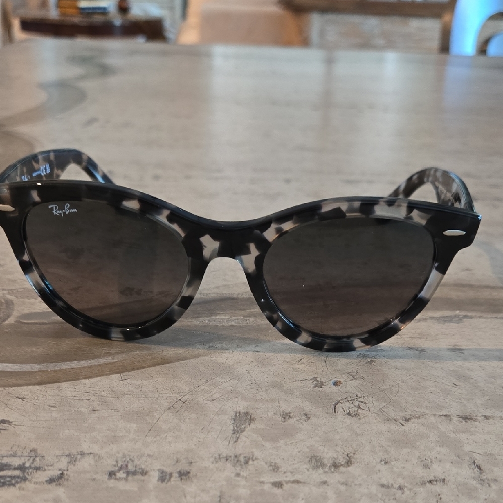 Ray-Ban Wayfarer Way Sunglasses in Tortoise Pattern - Picture 2 of 15